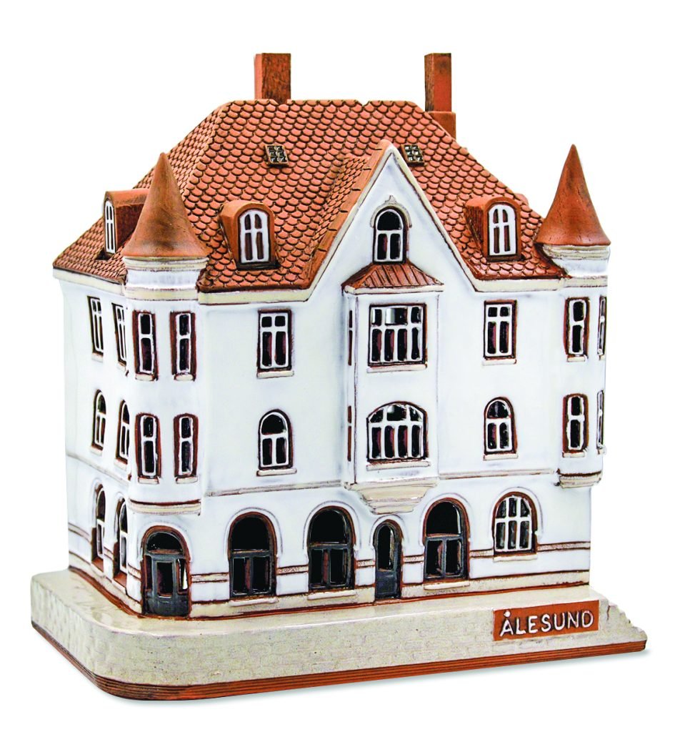 Ceramic miniature of original house in Alesund A 01 - Ceramic ...