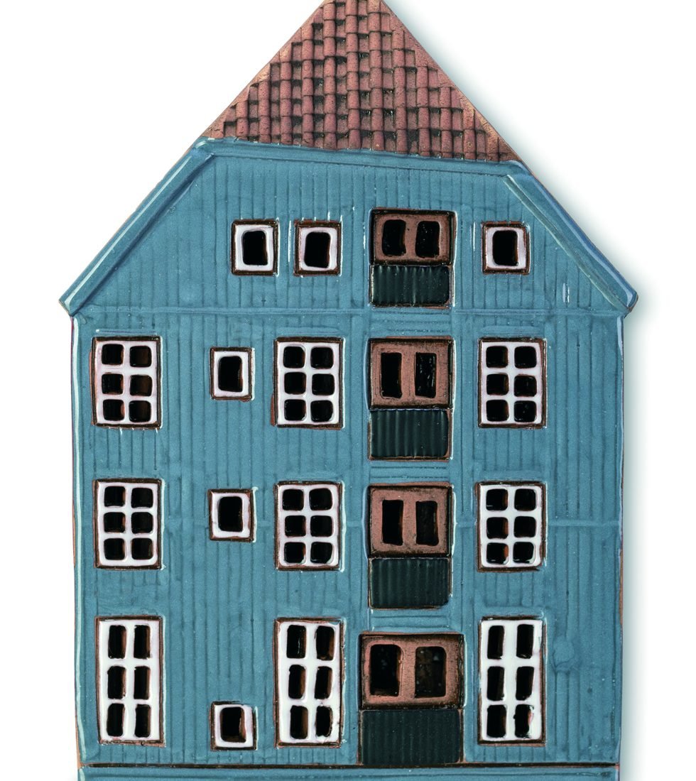 Ceramic plaque of original house in Trondheim NOR PL 09