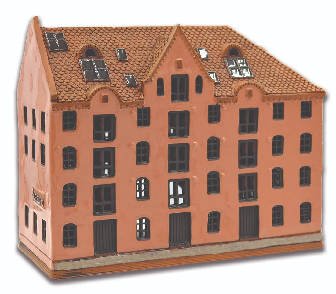 Ceramic miniature of original house in Alesund A 03