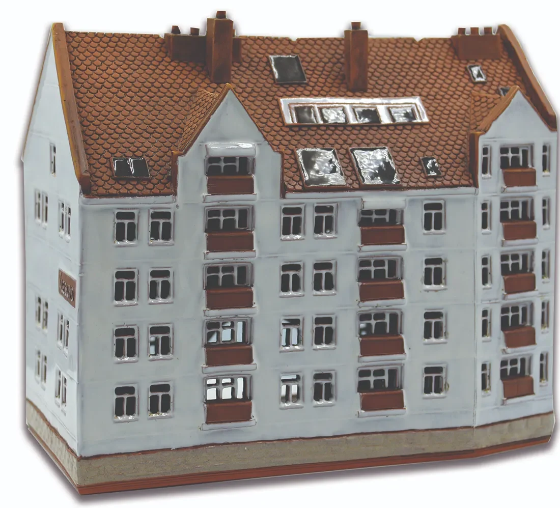 Ceramic miniature of original house in Alesund A 06