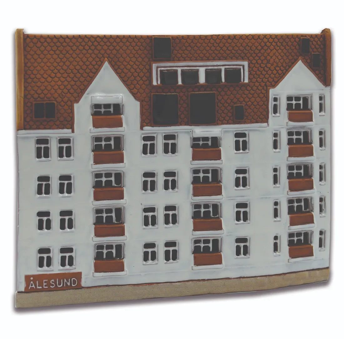 Ceramic plaque of original house in Alesund A 06 PL