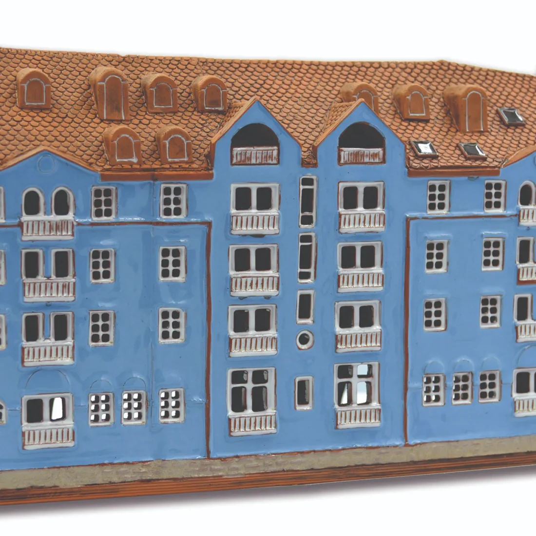 Ceramic miniature of original house in Alesund A 07